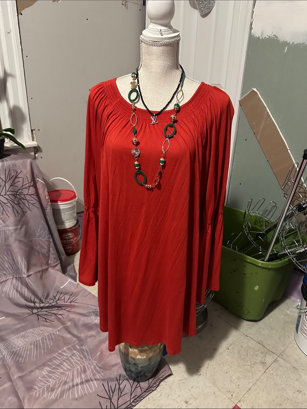 Women’s Red Long-Sleeve Scoop Neck Tunic Top